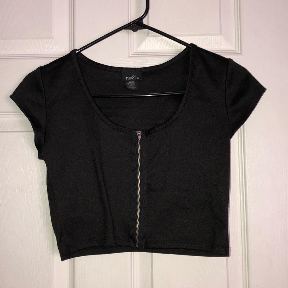 black zip up crop top